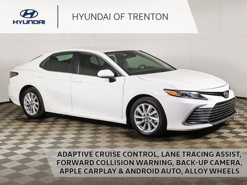 Used 2024 Toyota Camry LE image 1