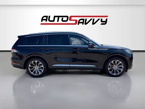 Used 2025 Lincoln Aviator AWD image 8