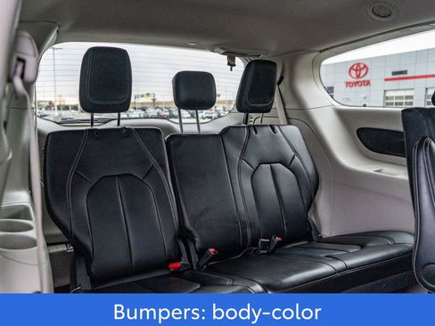 Used 2024 Chrysler Pacifica Select image 14