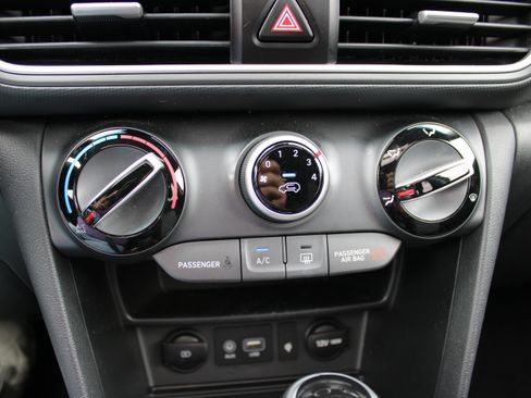 Used 2021 Hyundai Kona SEL Plus FWD image 21