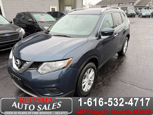 Used 2015 Nissan Rogue SV image 1