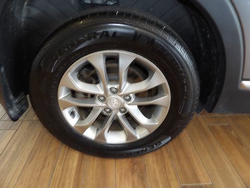 Used 2020 Hyundai Santa Fe SE AWD/4WD image 5
