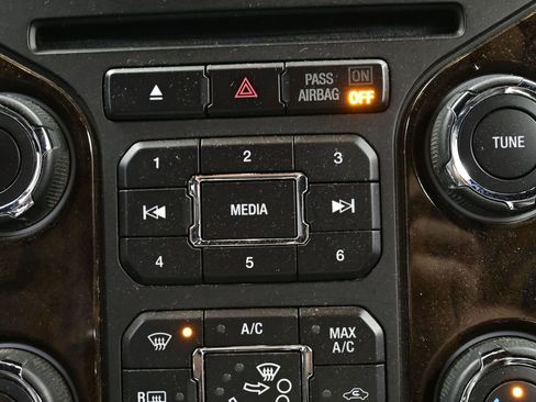 Used 2014 Ford F150 Platinum image 8