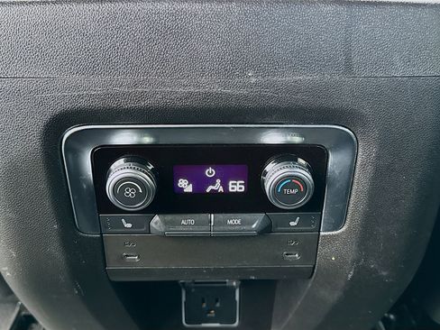 Used 2025 GMC Yukon Denali AWD/4WD image 17