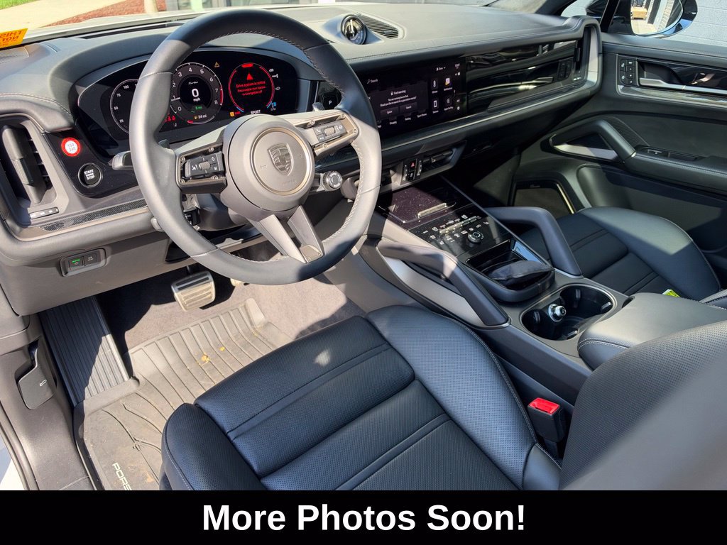 Used 2025 Porsche Cayenne Turbo AWD/4WD image 6