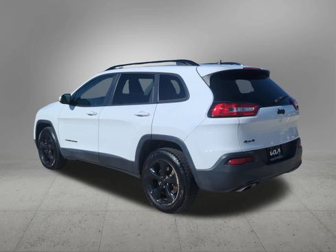 Used 2016 Jeep Cherokee Latitude w/ Cold Weather Group image 4