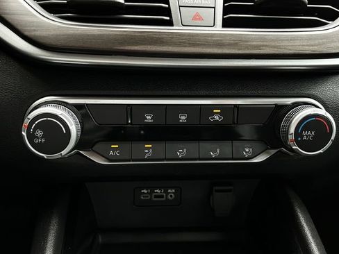 Used 2024 Nissan Altima 2.5 SV FWD image 21