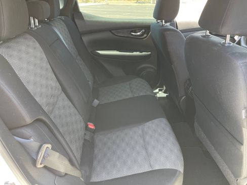 Used 2022 Nissan Rogue Sport SV FWD image 18
