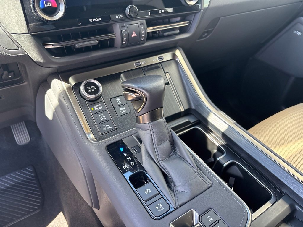 Used 2025 Lexus GX 550 w/ Accessory Package (CT) AWD/4WD image 10