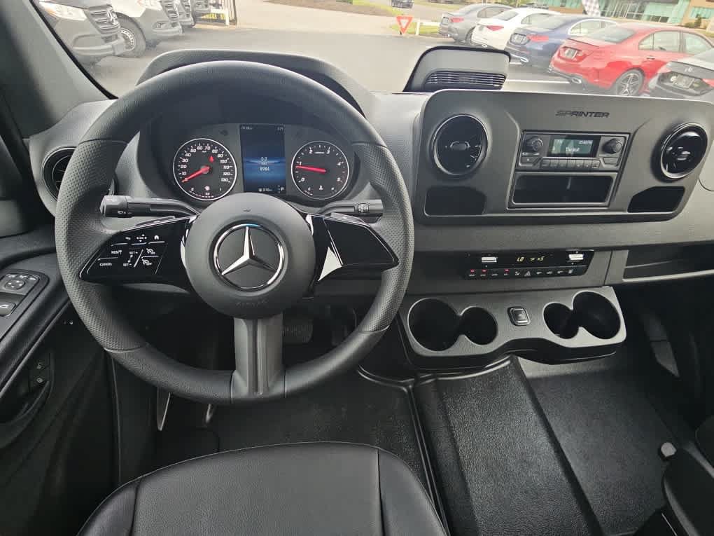 Used 2025 Mercedes-Benz Sprinter 2500 image 14