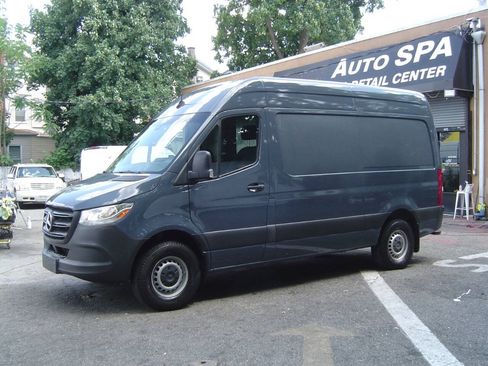 Used 2019 Mercedes-Benz Sprinter 144 image 2