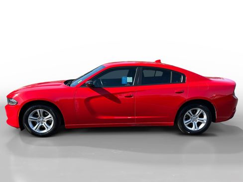 Used 2023 Dodge Charger SXT image 2