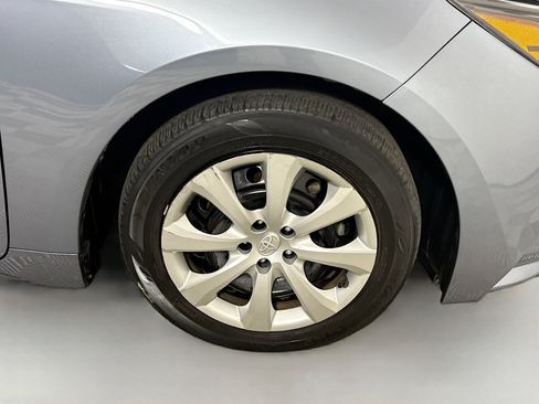 Used 2024 Toyota Corolla LE image 31