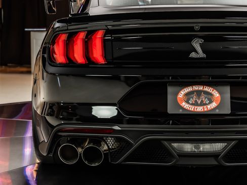 Used 2020 Ford Mustang Shelby GT500 w/ Carbon Fiber Track Pack RWD image 33