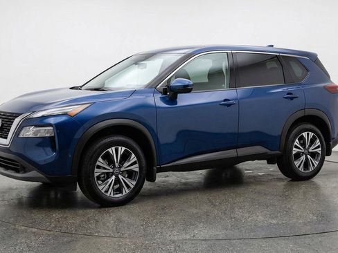 Used 2023 Nissan Rogue SV image 3