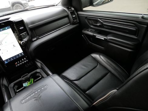 Used 2022 RAM 1500 Limited w/ Body Color Bumper Group AWD/4WD image 11