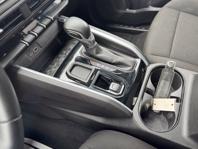 Used 2024 Chevrolet Colorado LT RWD image 18