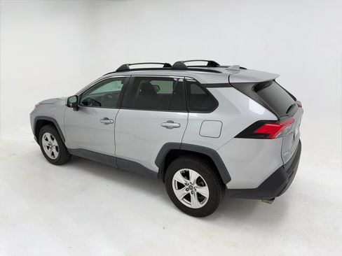 Used 2020 Toyota RAV4 XLE FWD image 17
