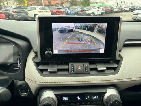 Used 2023 Toyota RAV4 XLE Premium image 20