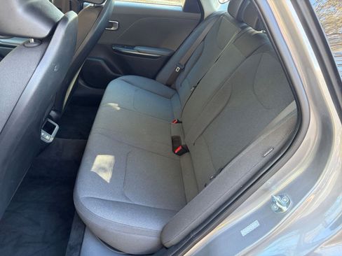 Used 2025 Kia K4 LXS image 33