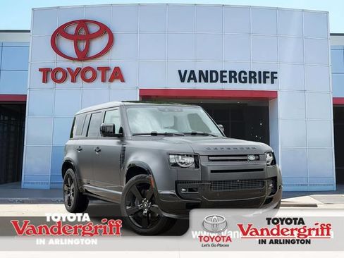 Used 2025 Land Rover Defender 110 X-Dynamic SE AWD/4WD image 1