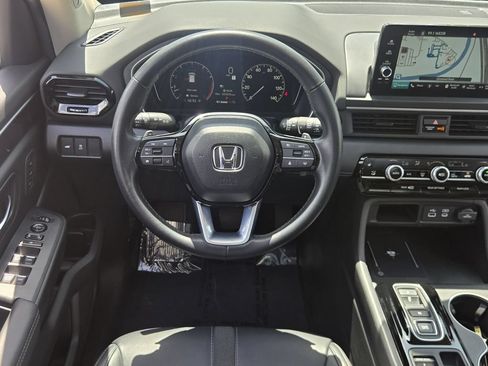 Used 2024 Honda Pilot Touring image 12