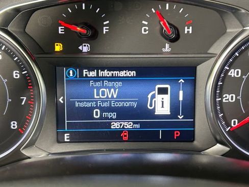 Used 2023 GMC Acadia SLE image 19