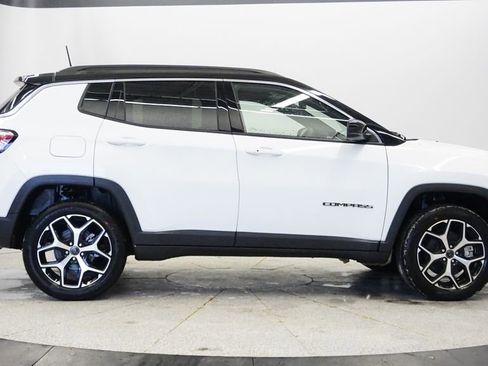 New 2026 Jeep Compass Limited image 11