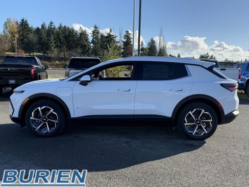 New 2026 Chevrolet Equinox EV LT image 2