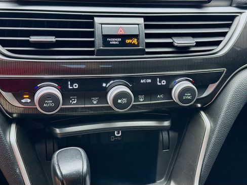 Used 2019 Honda Accord Sport image 11