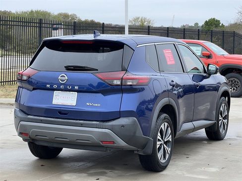 Certified 2021 Nissan Rogue SV image 4