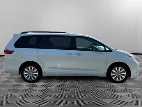 Used 2015 Toyota Sienna XLE Premium AWD/4WD image 6