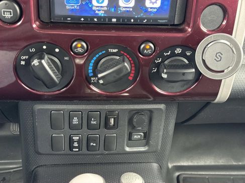 Used 2007 Toyota FJ Cruiser 4WD image 11