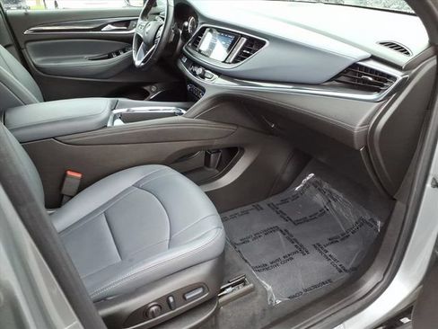 Used 2024 Buick Enclave Essence w/ Sport Touring Edition FWD image 28