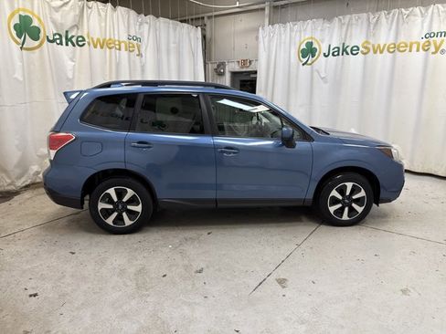Used 2017 Subaru Forester 2.5i Premium image 11