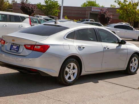 Used 2022 Chevrolet Malibu LS w/ Driver Confidence Package II FWD image 5