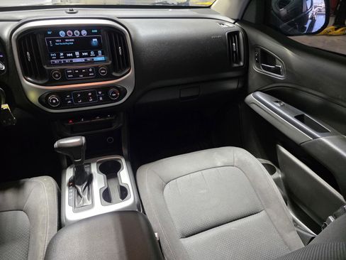 Used 2016 Chevrolet Colorado LT w/ Midnight Edition image 9