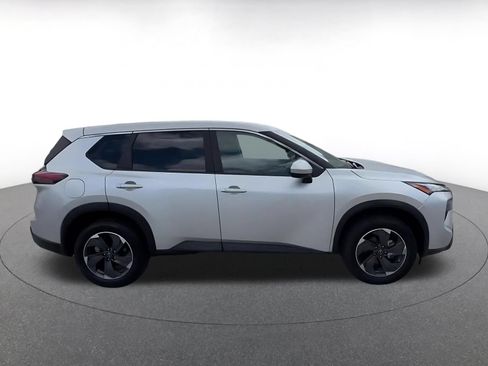 Used 2025 Nissan Rogue SV FWD image 13