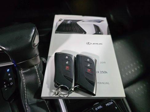 Used 2019 Lexus UX 250h w/ Accessory Package image 40