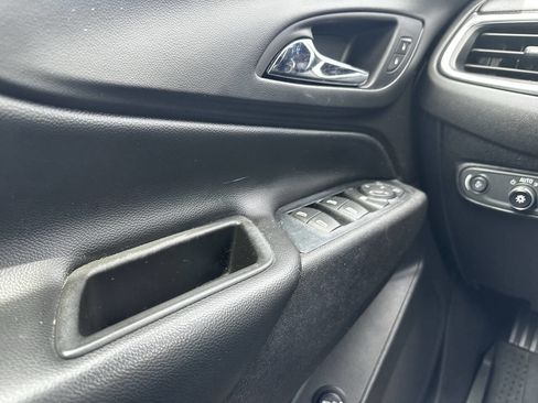 Used 2019 Chevrolet Equinox LT AWD/4WD image 23