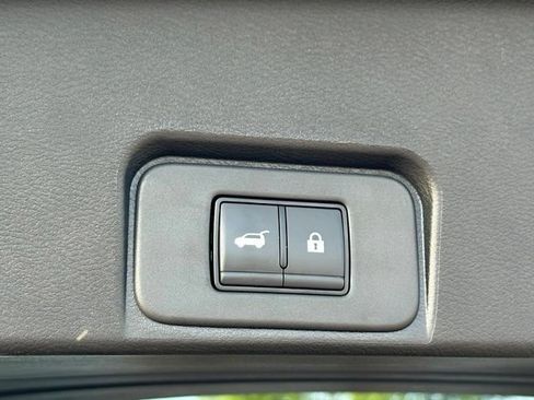 Used 2026 Nissan Rogue SL AWD/4WD image 18