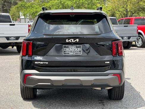 Used 2024 Kia Sorento SX Prestige image 3