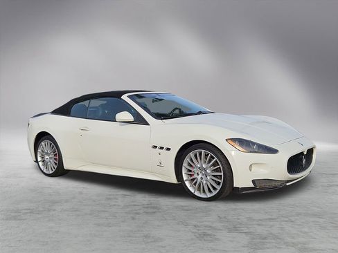 Used 2012 Maserati GranTurismo Sport image 2
