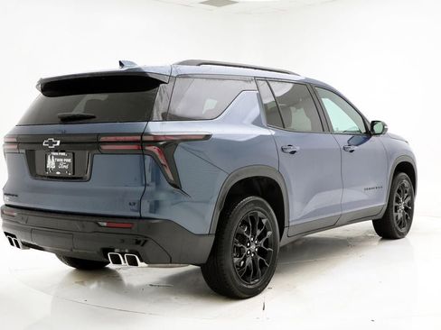 Used 2024 Chevrolet Traverse LT w/ Midnight/Sport Edition image 9