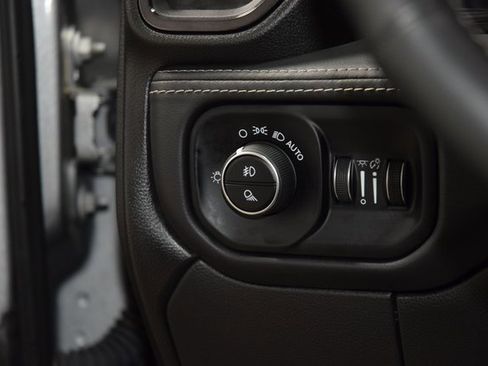 Used 2024 RAM 2500 Limited image 30