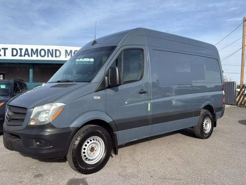 Used 2018 Mercedes-Benz Sprinter 2500 image 2