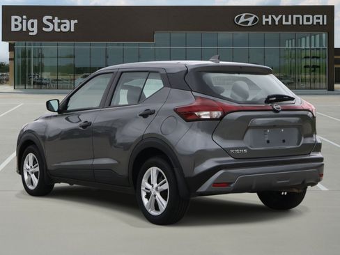 Used 2024 Nissan Kicks S FWD image 3