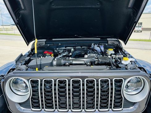 New 2025 Jeep Wrangler Sahara image 39