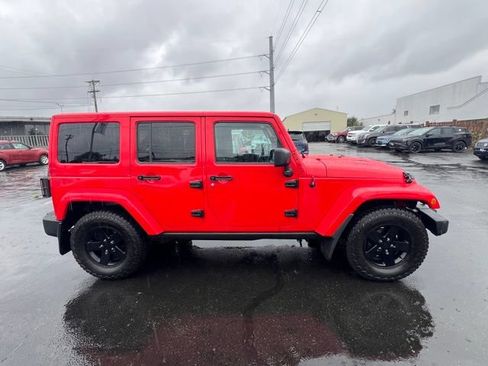 Used 2015 Jeep Wrangler Unlimited Sahara w/ Quick Order Package 24X AWD/4WD image 7