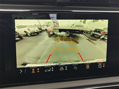 Used 2024 GMC Sierra 1500 AT4 w/ AT4 Preferred Package image 3